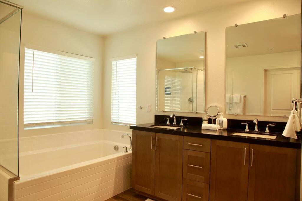 Vineyard Poolside Retreat Villa Winchester Luaran gambar